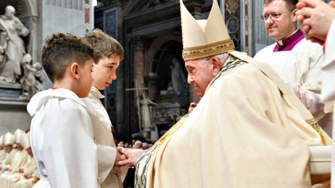 VATICAN CITY, VATICAN - JANUARY 01: (EDITOR NOTE: STRICTLY EDITORIAL USE ONLY - NO MERCHANDISING) Pope Francis presides over New Year's Day Mass celebrating the Solemnity of Mary, Mother of God at St. Peter's Basilica on January 01, 2024 in Vatican City, Vatican. Presiding over the morning Mass in Saint Peter's Basilica on New Year's Day, Pope Francis spoke about this day when we celebrate in a special way the Holy Mother of God, "a simple phrase that confesses the Lord’s eternal covenant with us." January 1st marks the Solemnity of the Blessed Virgin Mary, the Mother of God, and also the day the Church marks the World Day of Peace. (Photo by Vatican MVatican Pool/Getty Images)